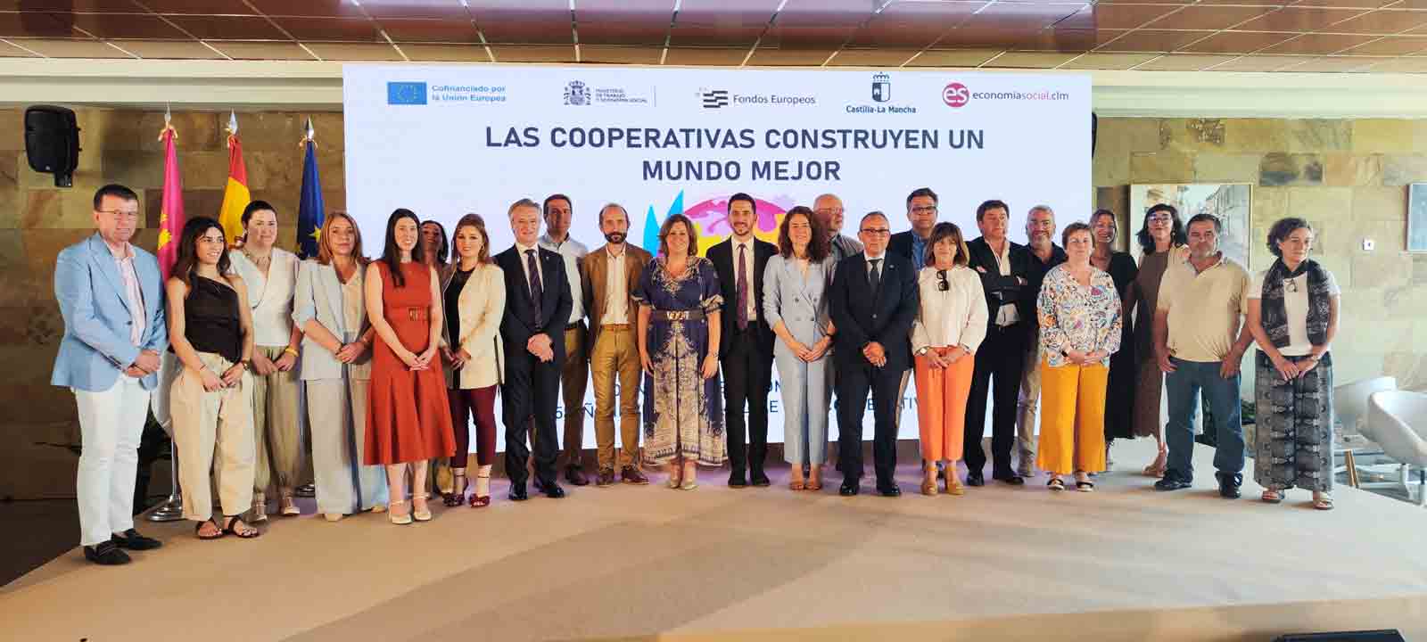 MANJAVACAS FUE SEDE DE DEBATE SOBRE EL MODELO COOPERATIVO 